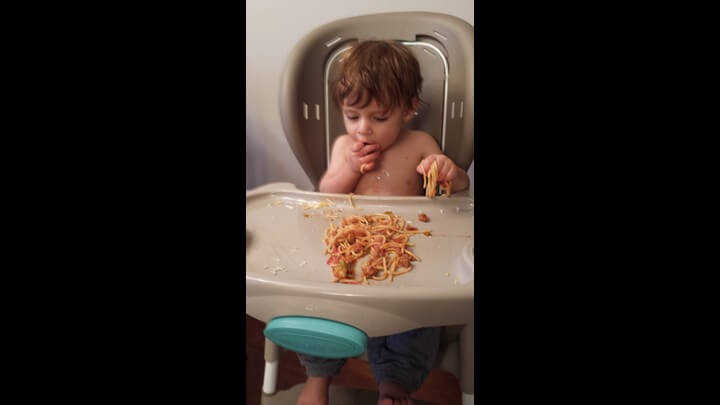 Eating Spagetti
